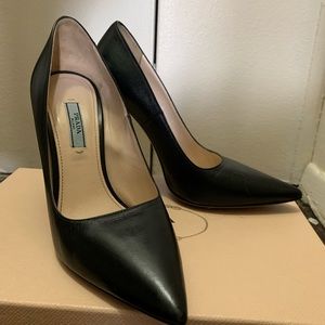 Authentic Prada Capretto black pumps